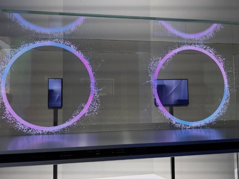 Samsung Galaxy Z TriFild poprvé naživo Samsung Galaxy Z TriFild poprvé naživo