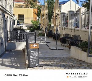 Teleobjektiv (3× optický) Teleobjektiv (3× optický)