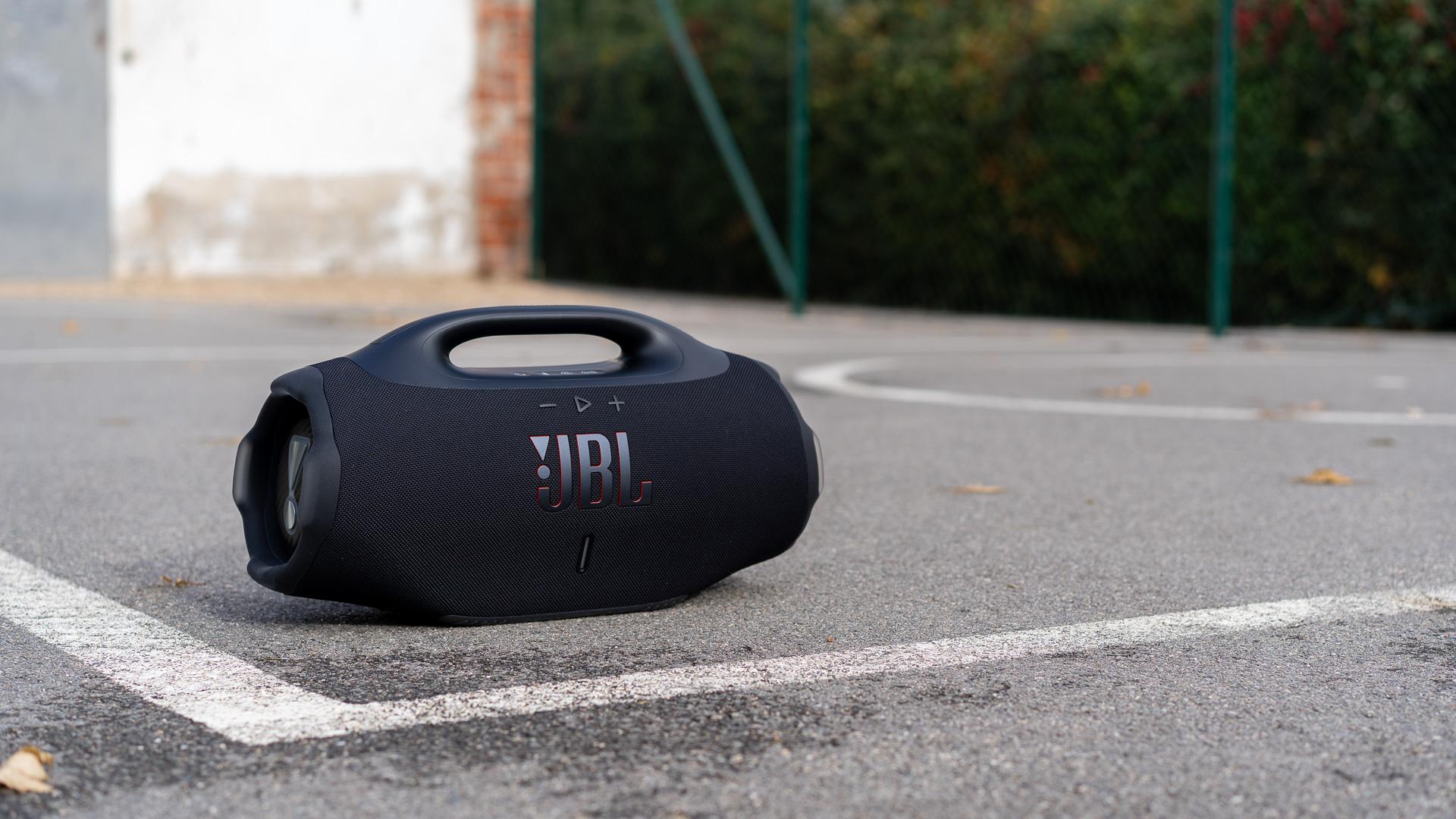 Recenze reproduktoru JBL Boombox 4: větší, výkonnější, ale lehčí! Recenze reproduktoru JBL Boombox 4: větší, výkonnější, ale lehčí!