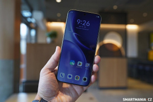 Vivo X300 Pro má displej s velmi tenkým rámečkem