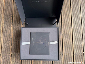 V horní části se nachází samotná krabička s Vivo X300 Pro V horní části se nachází samotná krabička s Vivo X300 Pro