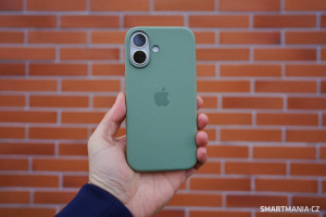 Telefon iPhone 17 v ochranném obalu