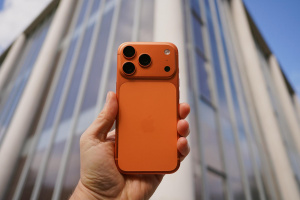 iPhone 17 Pro v oranžové barvě