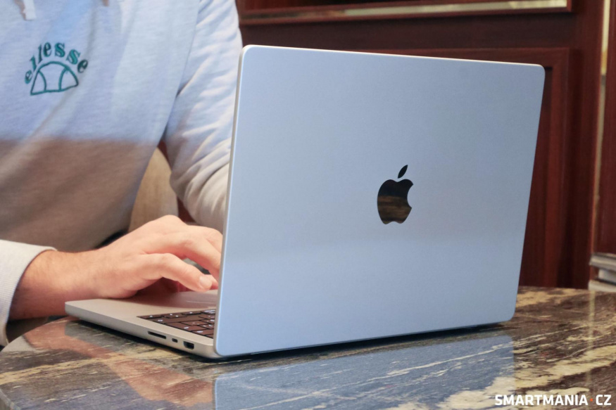Nový MacBook Pro s M5 vypadá stejně jako ten loňský s M4