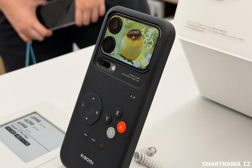 Xiaomi 17 Pro Max v pouzdro v designu retro konzole