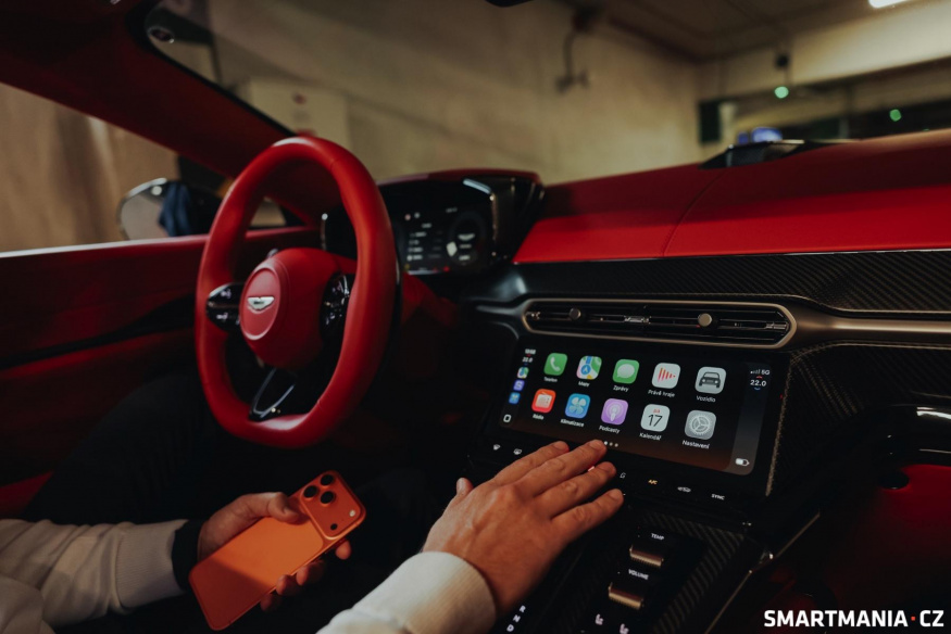 Hlavní obrazovka CarPlay Ultra