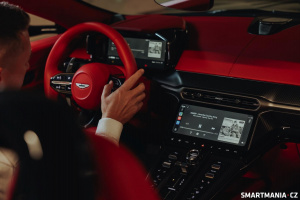 Aston Martin Vantage jako jeden z mála podporuje nové rozhraní Applu