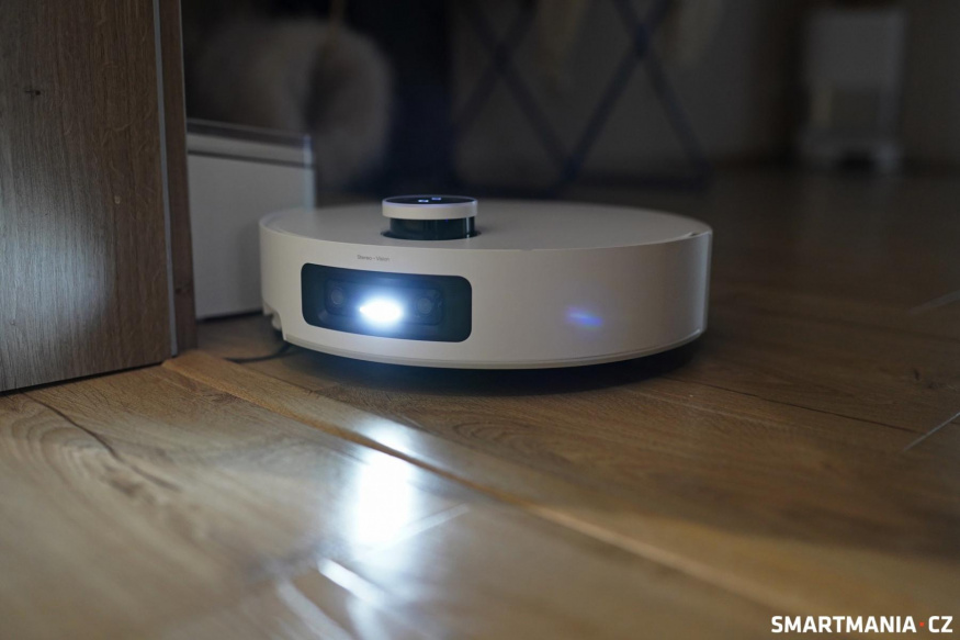 Dreame Aqua 10 Ultra Roller Complete během úklidu