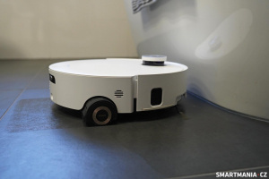 Dreame Aqua 10 Ultra Roller při mopování