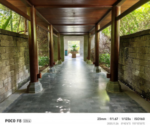 Hlavní fotoaparát (1×)