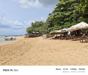 Hlavní (2× hybridní zoom)