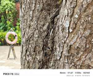 Hlavní (2× hybridní zoom)