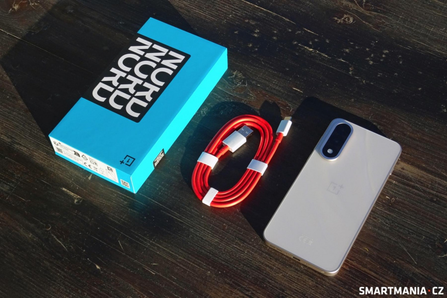 Balení OnePlus Nord 5 Balení OnePlus Nord 5