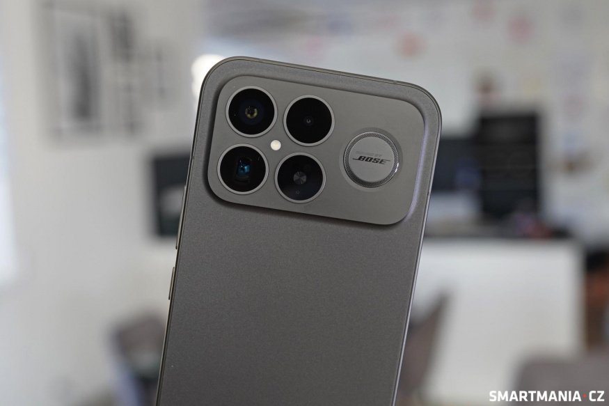 Poco F8 Ultra v černé barvě