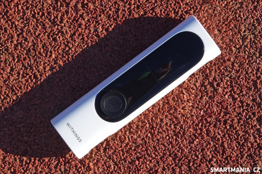 Na venkovním světle na displeji téměř nic neuvidíte