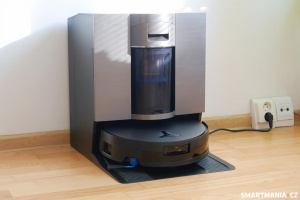 Deebot X11 OmniCyclone ve stanici Deebot X11 OmniCyclone ve stanici