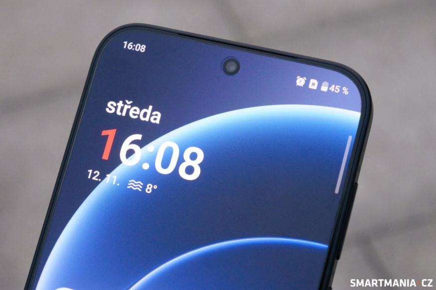 Horní polovina displeje OnePlus 15