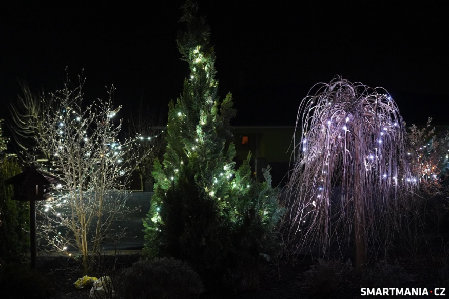 Govee String Lights 2S na zahradě Govee String Lights 2S na zahradě