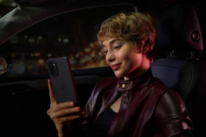 Oneplus 15R v ruce uživatelky