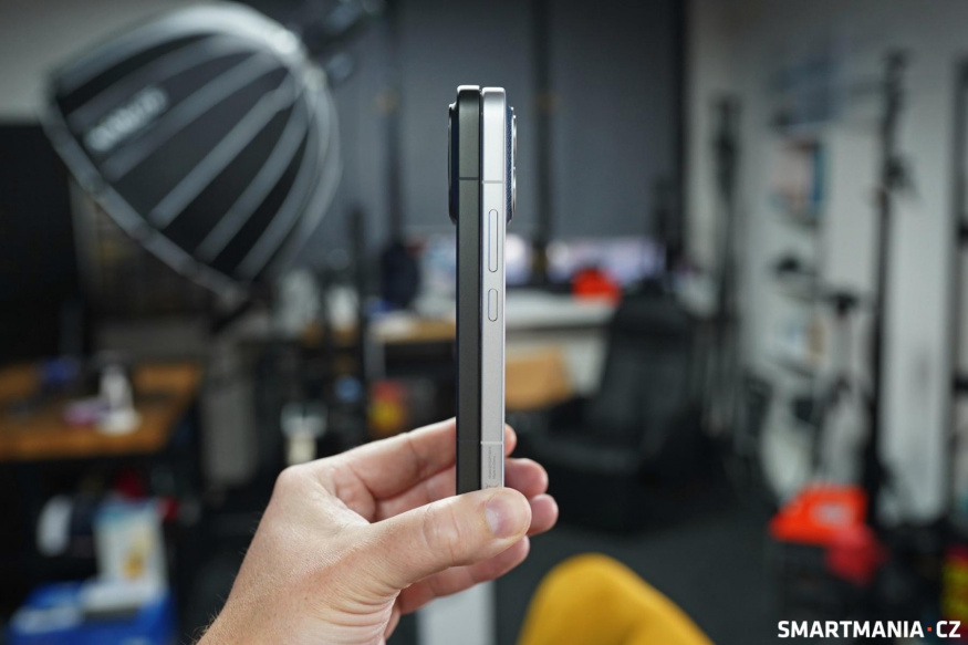 Poco F8 Ultra: fešák jednoduchých tvarů Poco F8 Ultra: fešák jednoduchých tvarů