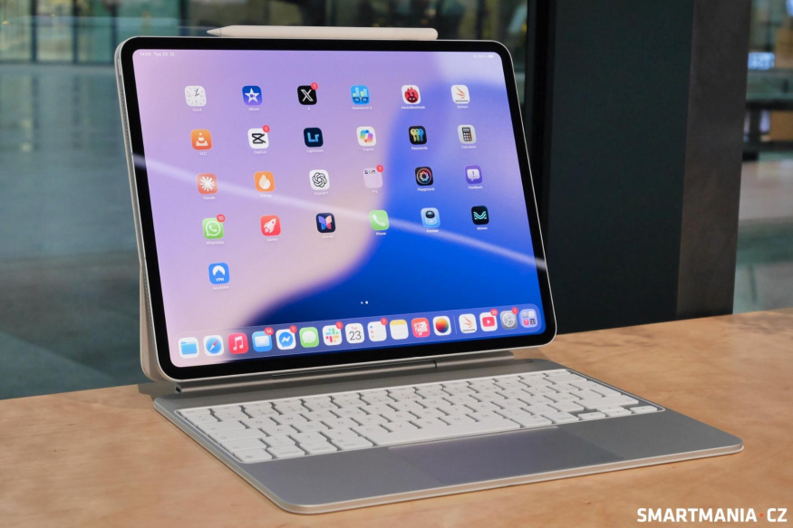 iPad Pro M5 s lesklým displejem iPad Pro M5 s lesklým displejem