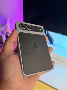 Maketa iPhonu Fold vytištěná na 3D tiskárně Maketa iPhonu Fold vytištěná na 3D tiskárně