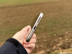 Honor Magic 8 Pro spodní strana s USB-C, reproduktorem a slotem pro SIM karty Honor Magic 8 Pro spodní strana s USB-C, reproduktorem a slotem pro SIM karty