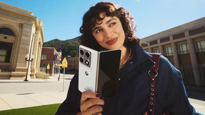 Motorola Razr Fold (2) Motorola Razr Fold (2)