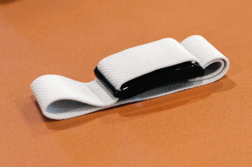 Prototyp náramku Speediance Strap vystavovaný na veletrhu CES v Las Vegas Prototyp náramku Speediance Strap vystavovaný na veletrhu CES v Las Vegas