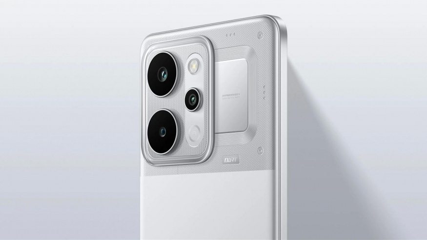 Design zad Realme P4 Design zad Realme P4