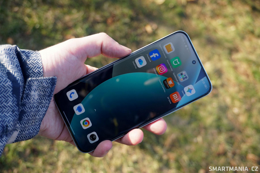 Vzhled neurazí, ani nenadchne. Vysoká odolnost není nijak okatá, jako u outdoorových telefonů. Vzhled neurazí, ani nenadchne. Vysoká odolnost není nijak okatá, jako u outdoorových telefonů.