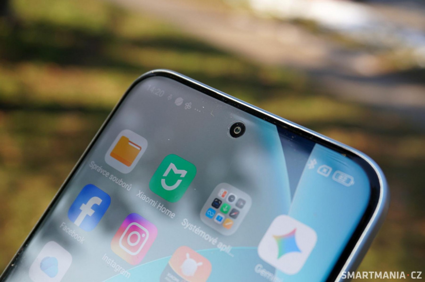 Zakřivený displej bude komplikovat výběr ochranného skla – s fólií nalepenou v továrně dlouho nevydržíte Zakřivený displej bude komplikovat výběr ochranného skla – s fólií nalepenou v továrně dlouho nevydržíte