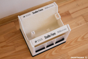 Otevřená spodní část s nádržkou na vodu a filtry Otevřená spodní část s nádržkou na vodu a filtry