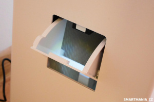 Krytka pro dolívání vody má i vlastní světlo Krytka pro dolívání vody má i vlastní světlo