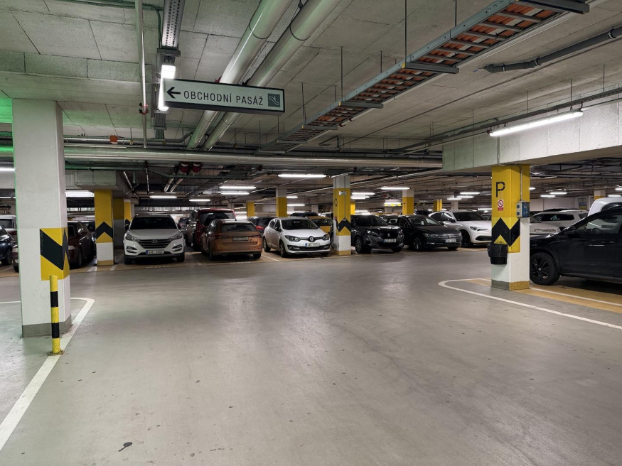 iPhone 17 Pro Max (1×) iPhone 17 Pro Max (1×)