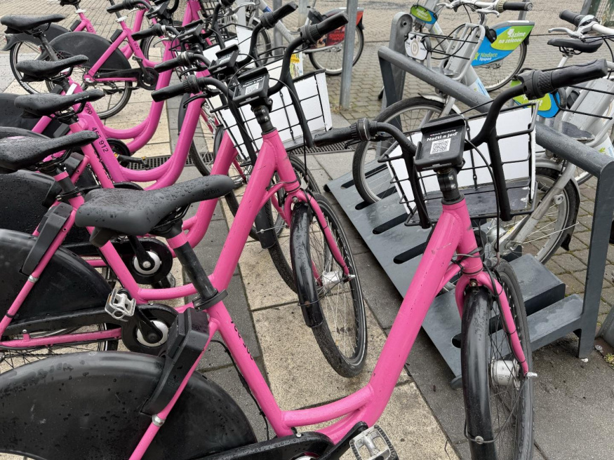 iPhone 17 Pro Max (1×) iPhone 17 Pro Max (1×)