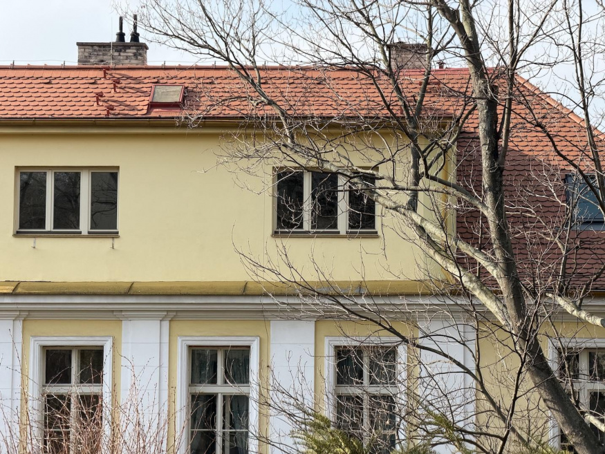 iPhone 17 Pro Max (4×) iPhone 17 Pro Max (4×)