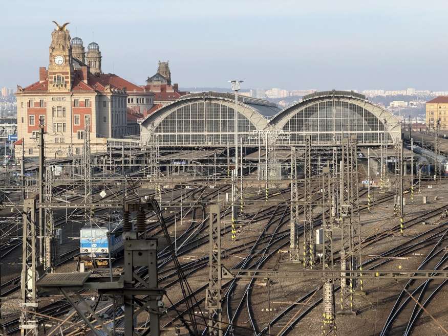 iPhone 17 Pro Max (4×) iPhone 17 Pro Max (4×)