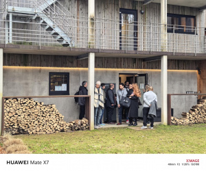 Hlavní fotoaparát (2×) Hlavní fotoaparát (2×)