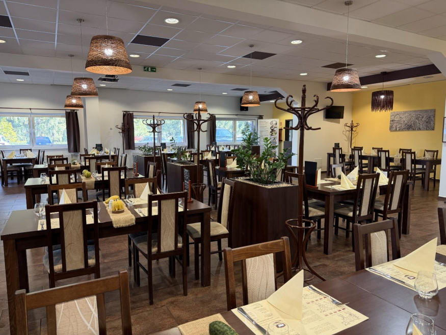 iPhone 17 Pro Max (1×) iPhone 17 Pro Max (1×)