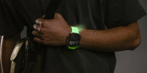 Řemínek Nomad Sport Strap Glow 2.0 pro Apple Watch