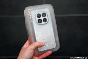 Z telefonu se po zhruba 7 hodinách stala cihla ledu, nicméně plně funkční Z telefonu se po zhruba 7 hodinách stala cihla ledu, nicméně plně funkční