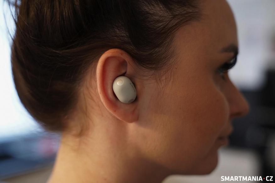 Sony WF-1000XM6 se nosí velmi příjemně Sony WF-1000XM6 se nosí velmi příjemně