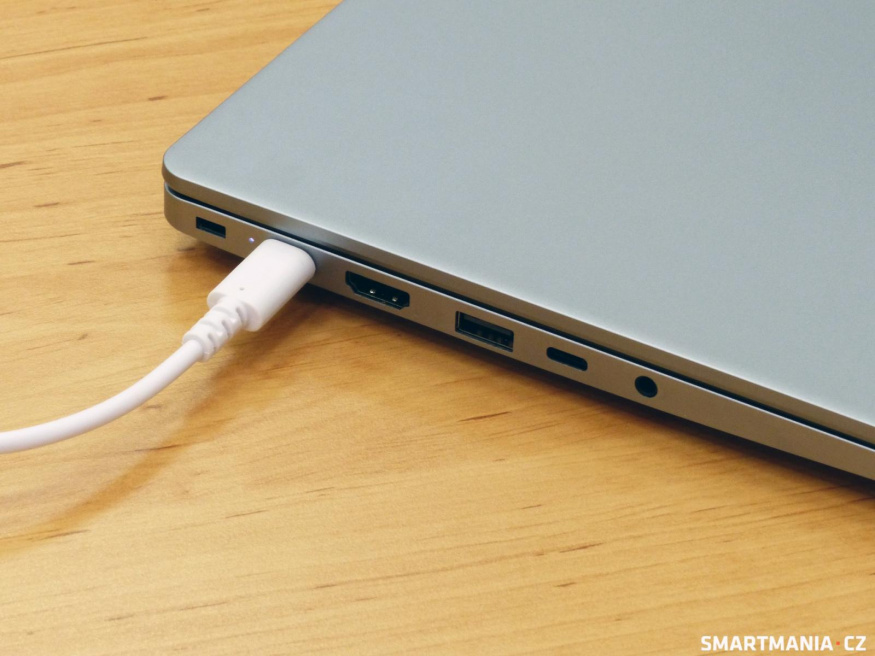 Nabíjení notebooku Tecno Megabook K15s Nabíjení notebooku Tecno Megabook K15s