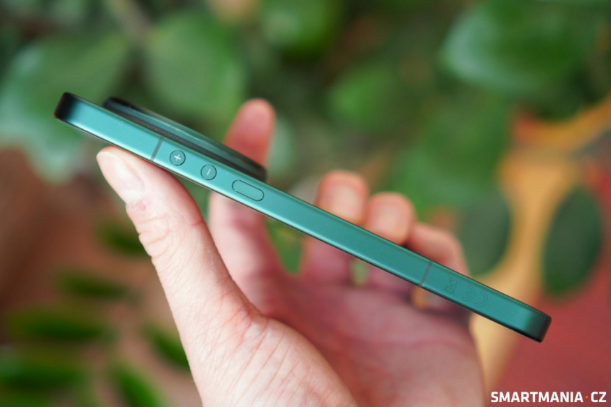 Pravý bok s tlačítky Pravý bok s tlačítky