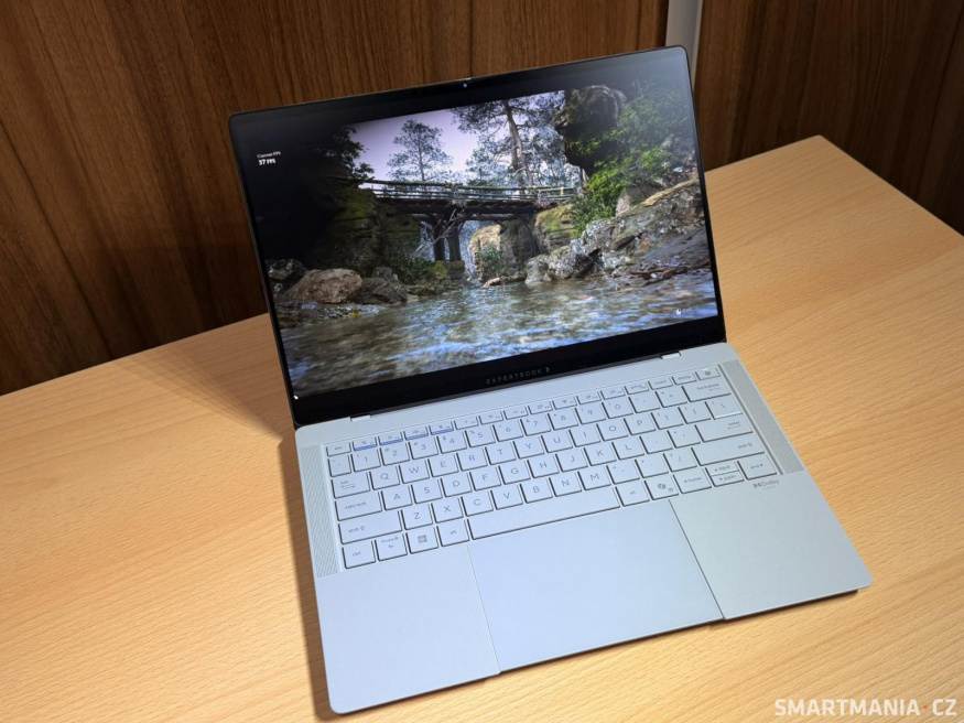 Hraní her na Asus Expertbook Ultra Hraní her na Asus Expertbook Ultra