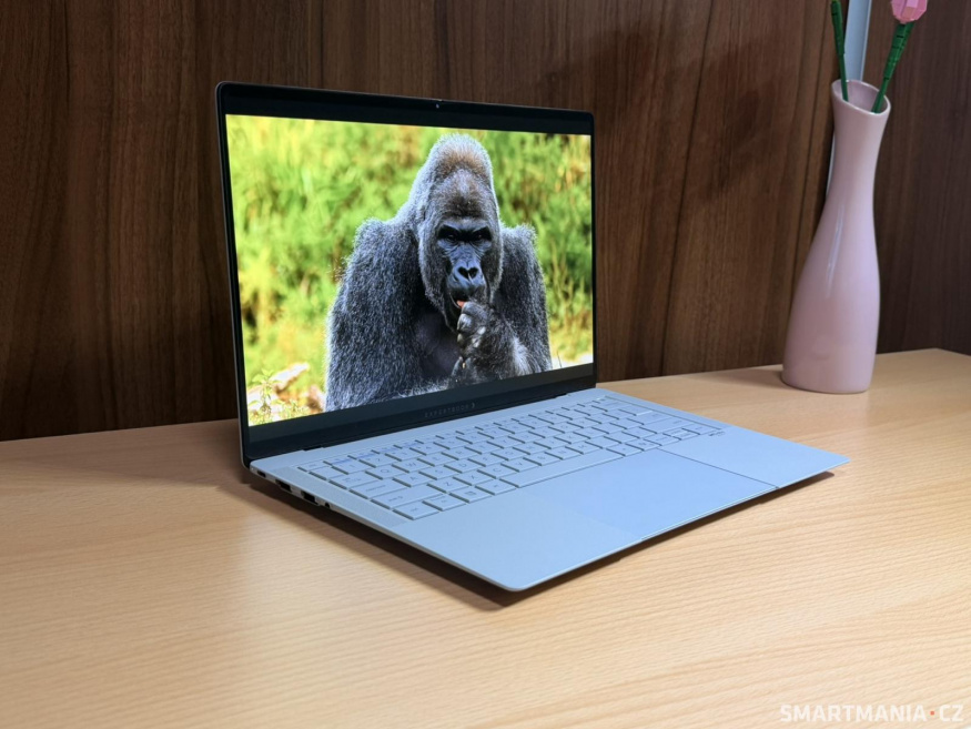 Displej Asus Expertbook Ultra vypadá perfektně Displej Asus Expertbook Ultra vypadá perfektně