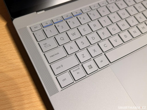 Detail na speciální tlačítka u Asus Expertbook Ultra Detail na speciální tlačítka u Asus Expertbook Ultra