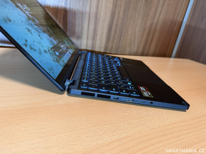 Konektory Asus Proart Gopro Edition Px13 Konektory Asus Proart Gopro Edition Px13