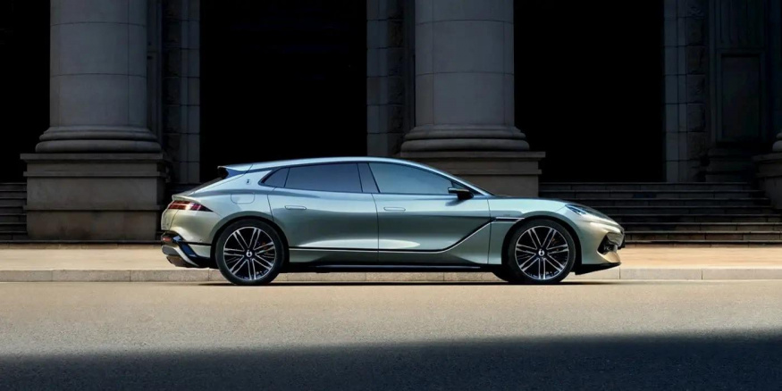 Denza Z9 GT je dalším vozem, který zvládne hranici navýšit dojezd nad 1000 km Denza Z9 GT je dalším vozem, který zvládne hranici navýšit dojezd nad 1000 km